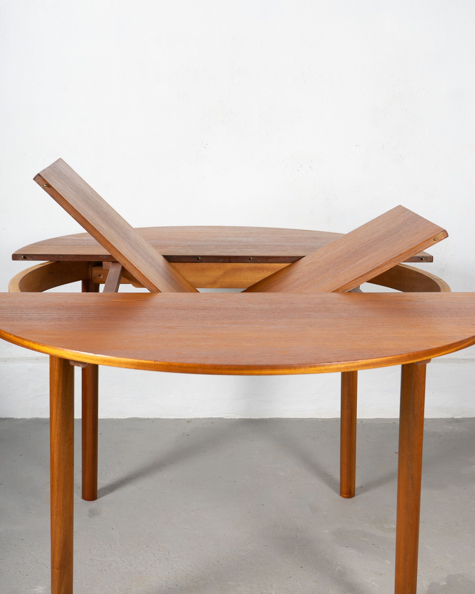 MESA DE COMEDOR EDEN DE A.H. MCINTOSH & CO - Imagen 5
