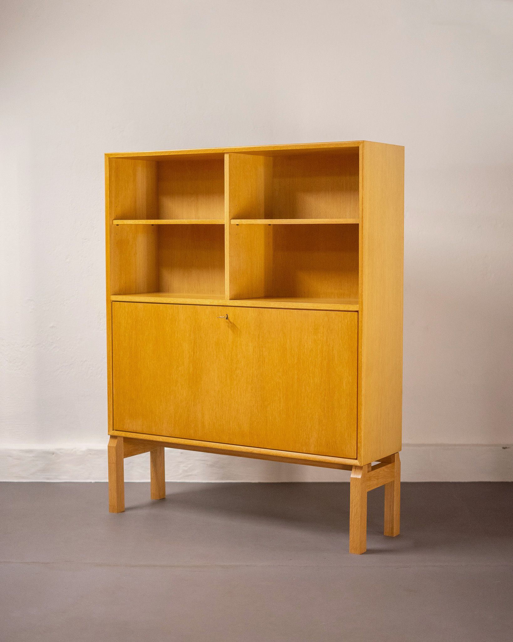 Enfilade ou etagere en chene par Marian Gravińsky pour Ikea
