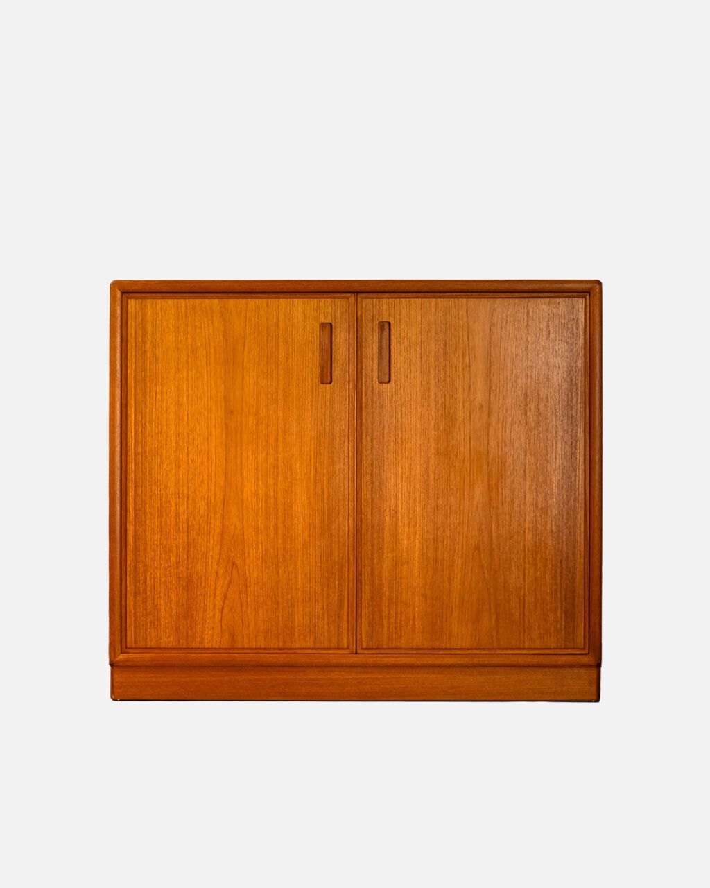 Mueble Bajo Teca Dyrlund Mid-Century Modern Danés